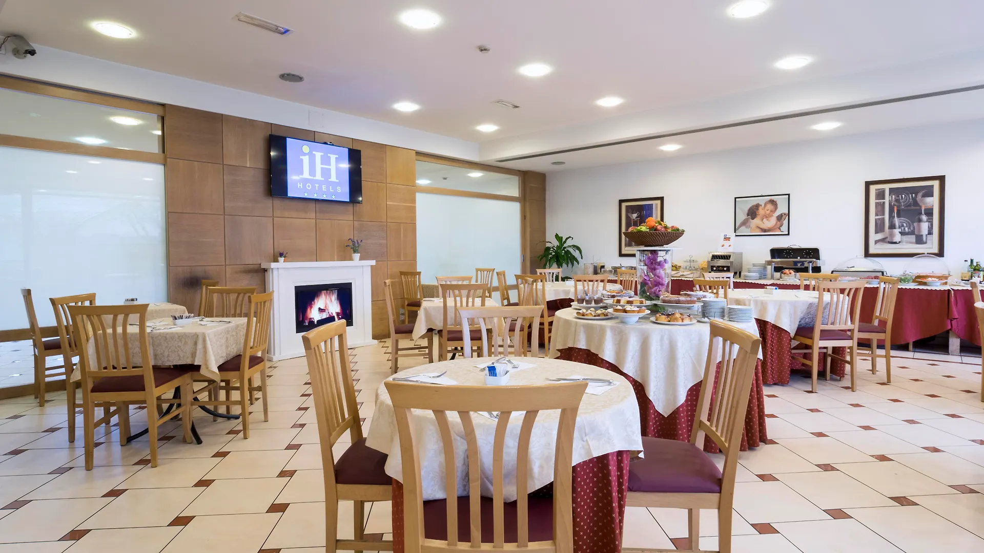 iH Hotels Firenze Business Scandicci 4*,